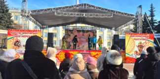 Народными гуляниями отметили Масленицу в Петропавловске