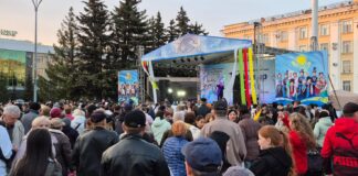 Дискотека 90-ых прошла в Петропавловске в рамках празднования Дня единства народа Казахстана