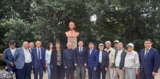 Память выдающегося общественного и государственного деятеля Еркина Ауельбекова почтили на его малой родине в СКО